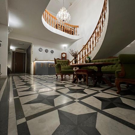 Elross Hotel Erevan Esterno foto