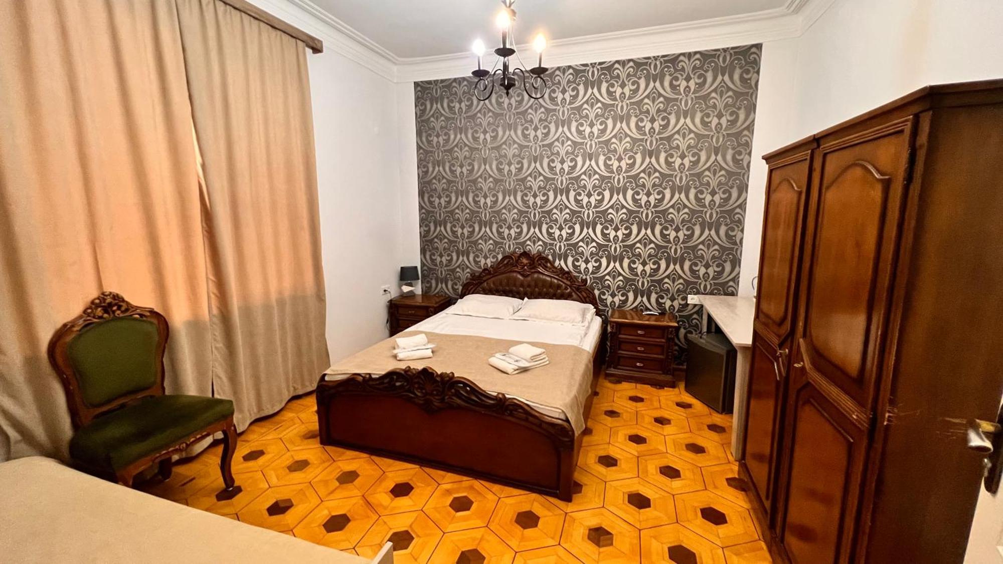 Elross Hotel Erevan Esterno foto